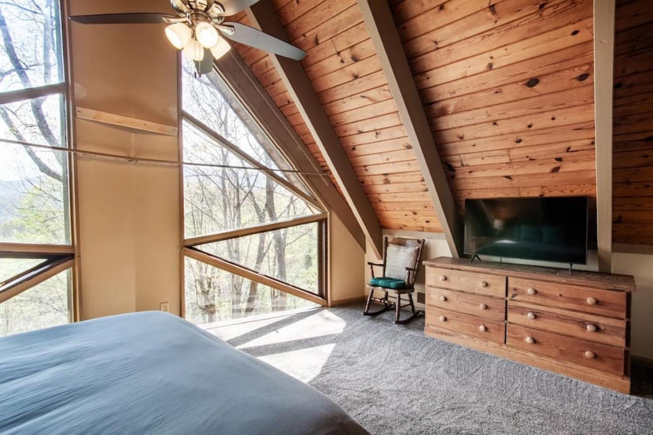 גטלינבורג Bear View Chalet With Hot Tub And Near Ober מראה חיצוני תמונה